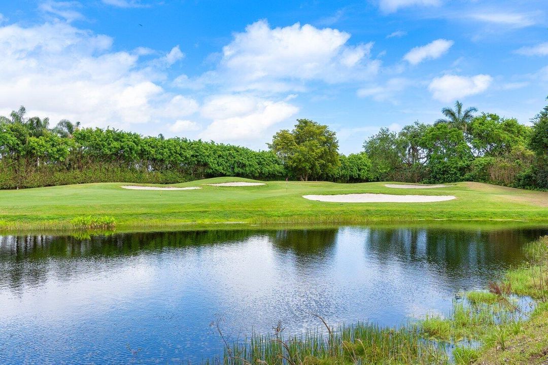 For Sale: $275,000 (2 beds, 2 baths, 1626 Square Feet)