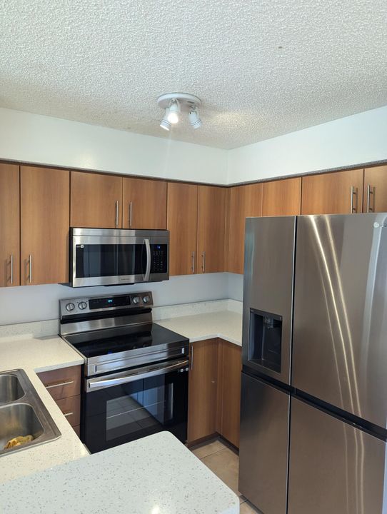 En Venta: $278,000 (2 camas, 2 baños, 978 Pies cuadrados)