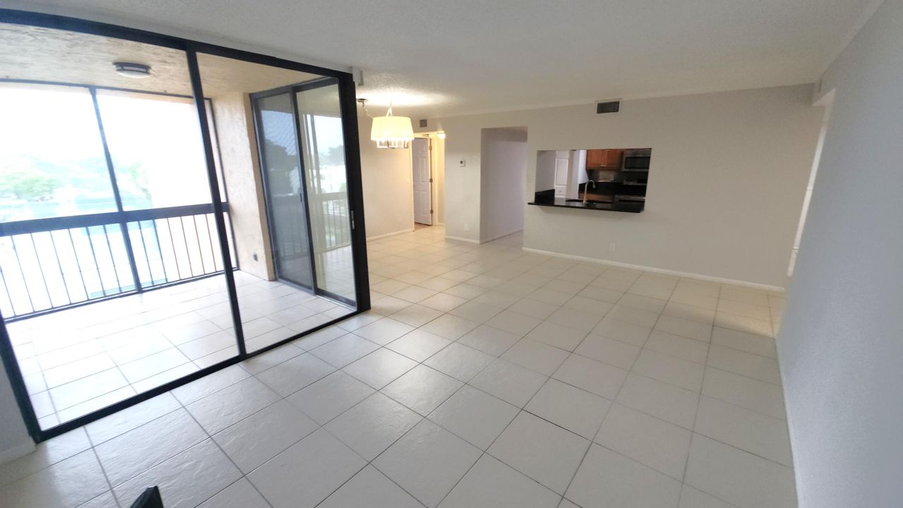 For Rent: $2,495 (2 beds, 2 baths, 1175 Square Feet)