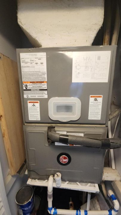 For Rent: $2,495 (2 beds, 2 baths, 1175 Square Feet)