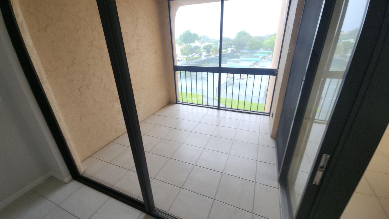 For Rent: $2,495 (2 beds, 2 baths, 1175 Square Feet)