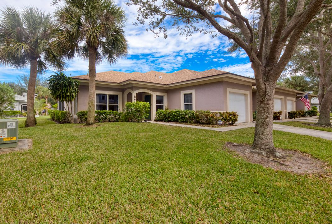 For Rent: $2,100 (2 beds, 2 baths, 1335 Square Feet)