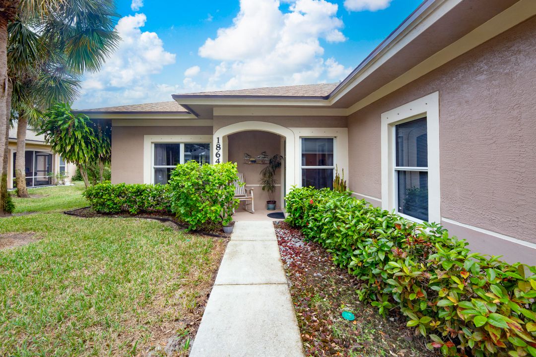 For Rent: $2,100 (2 beds, 2 baths, 1335 Square Feet)