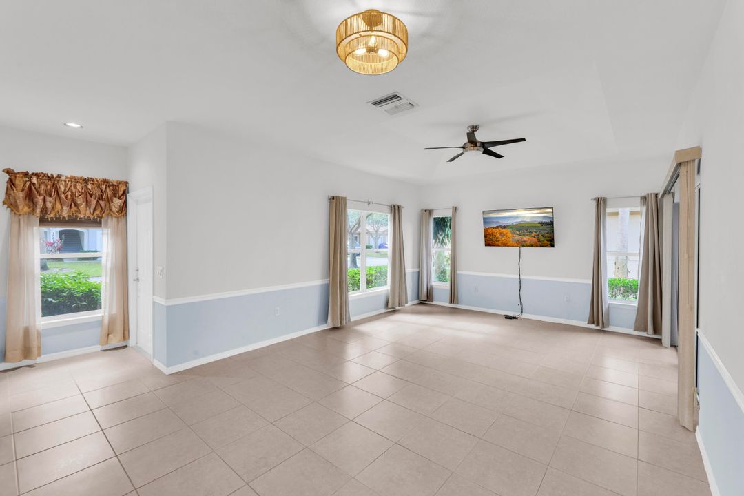 For Rent: $2,100 (2 beds, 2 baths, 1335 Square Feet)