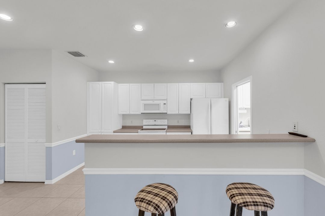 For Rent: $2,100 (2 beds, 2 baths, 1335 Square Feet)