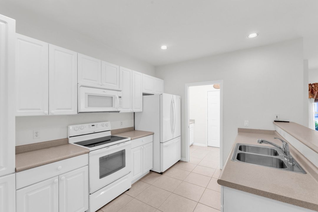 For Rent: $2,100 (2 beds, 2 baths, 1335 Square Feet)