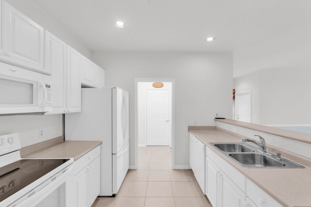 For Rent: $2,100 (2 beds, 2 baths, 1335 Square Feet)