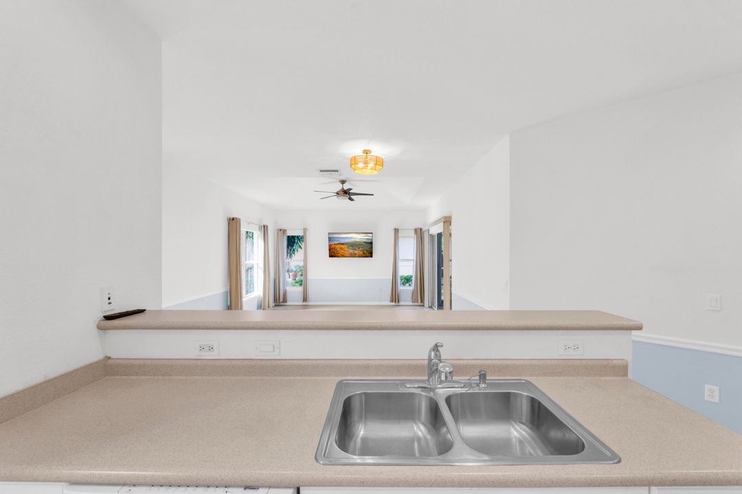 For Rent: $2,100 (2 beds, 2 baths, 1335 Square Feet)