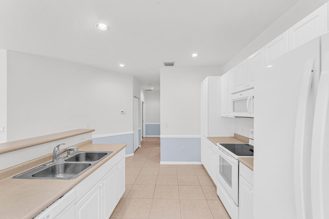 For Rent: $2,100 (2 beds, 2 baths, 1335 Square Feet)