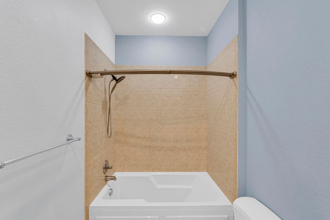 For Rent: $2,100 (2 beds, 2 baths, 1335 Square Feet)