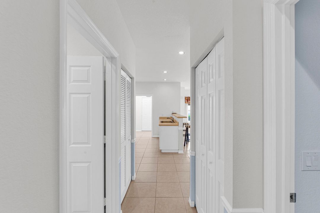 For Rent: $2,100 (2 beds, 2 baths, 1335 Square Feet)