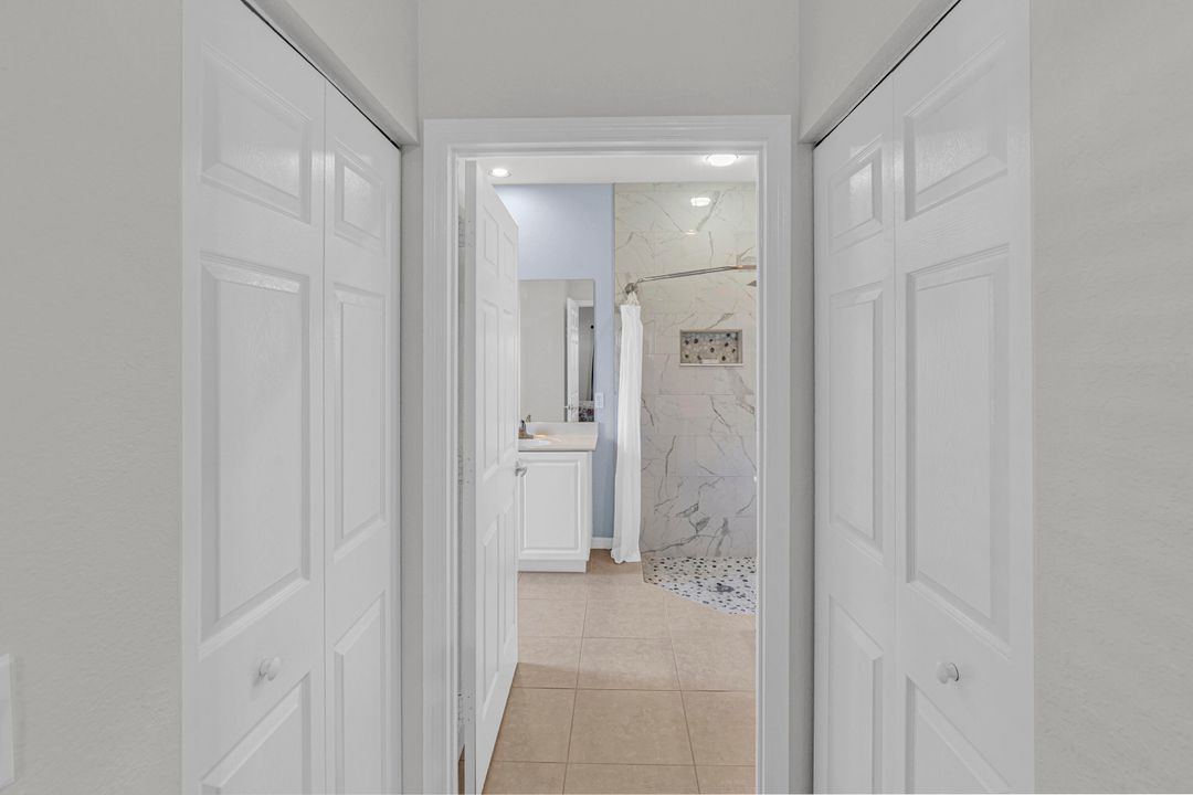 For Rent: $2,100 (2 beds, 2 baths, 1335 Square Feet)