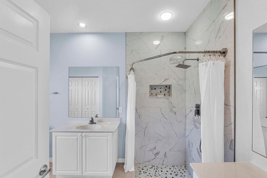 For Rent: $2,100 (2 beds, 2 baths, 1335 Square Feet)