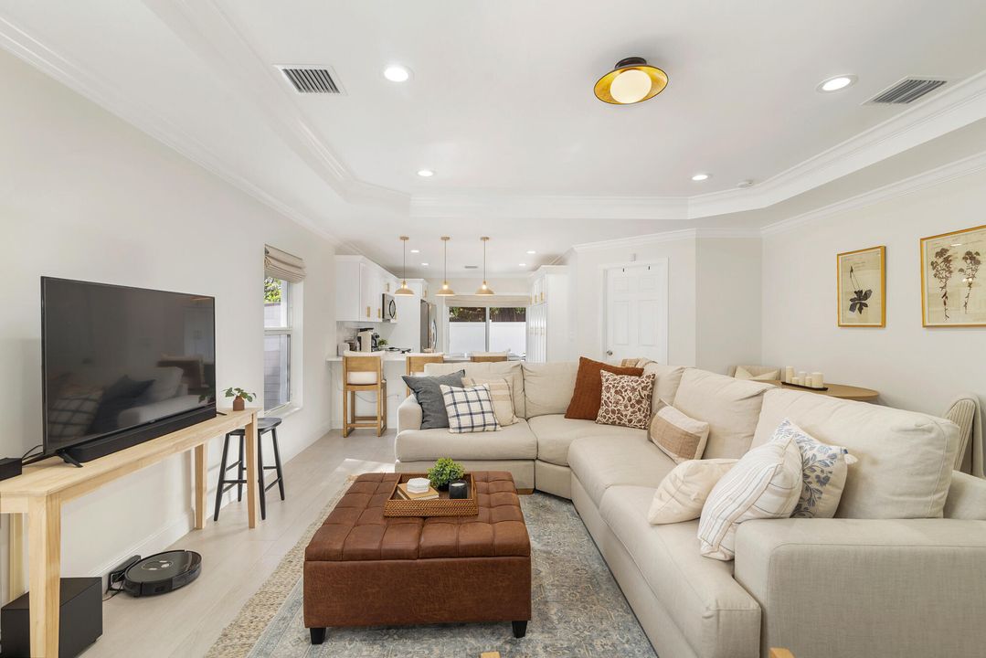 For Sale: $735,000 (3 beds, 2 baths, 1538 Square Feet)