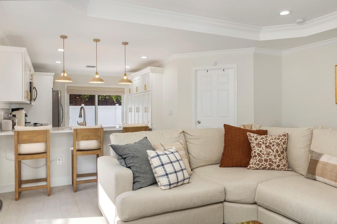 For Sale: $735,000 (3 beds, 2 baths, 1538 Square Feet)