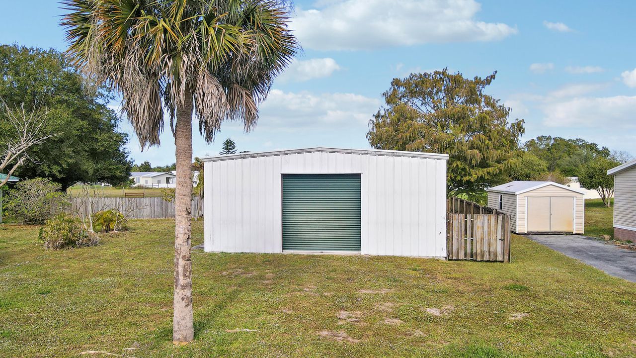 For Sale: $375,000 (3 beds, 2 baths, 1672 Square Feet)