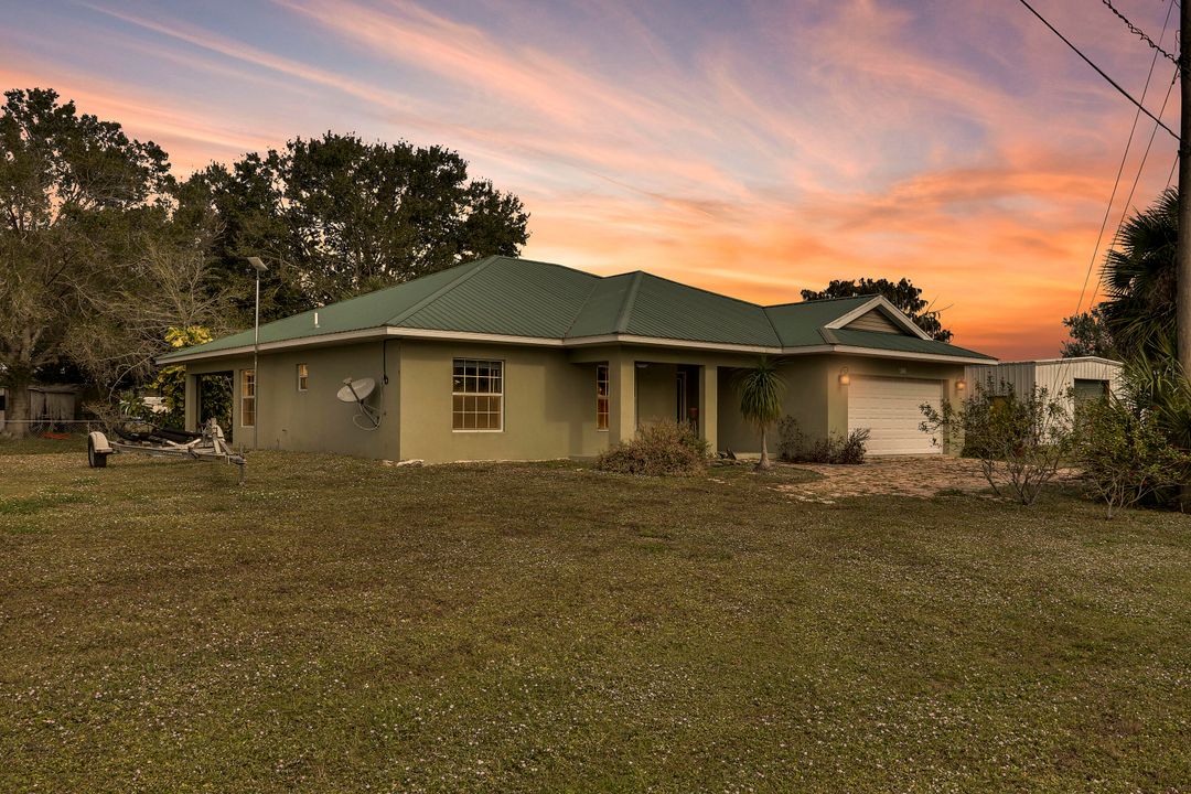 For Sale: $375,000 (3 beds, 2 baths, 1672 Square Feet)