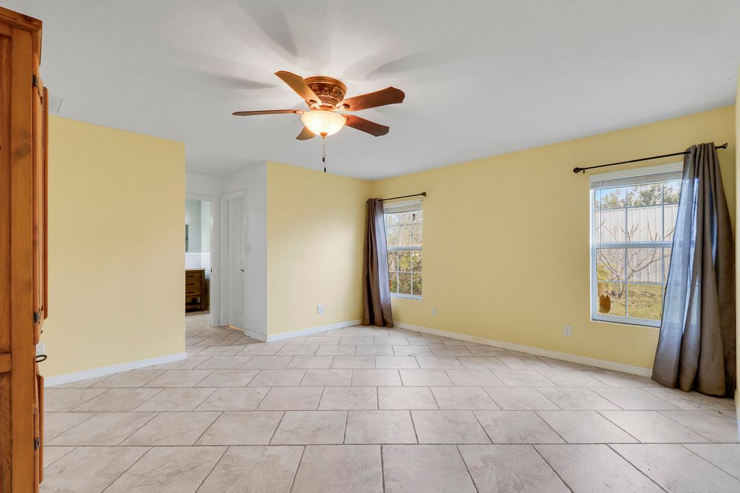 For Sale: $375,000 (3 beds, 2 baths, 1672 Square Feet)