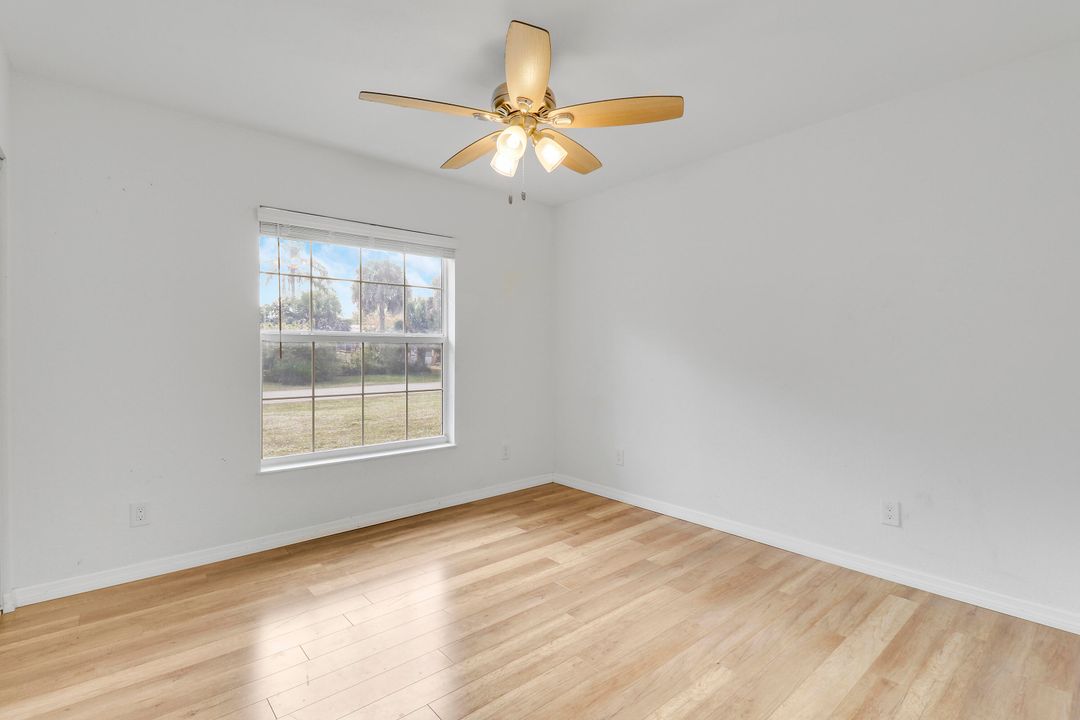 For Sale: $375,000 (3 beds, 2 baths, 1672 Square Feet)