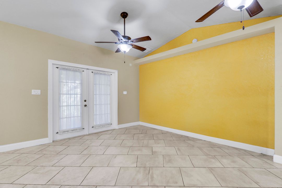 For Sale: $375,000 (3 beds, 2 baths, 1672 Square Feet)