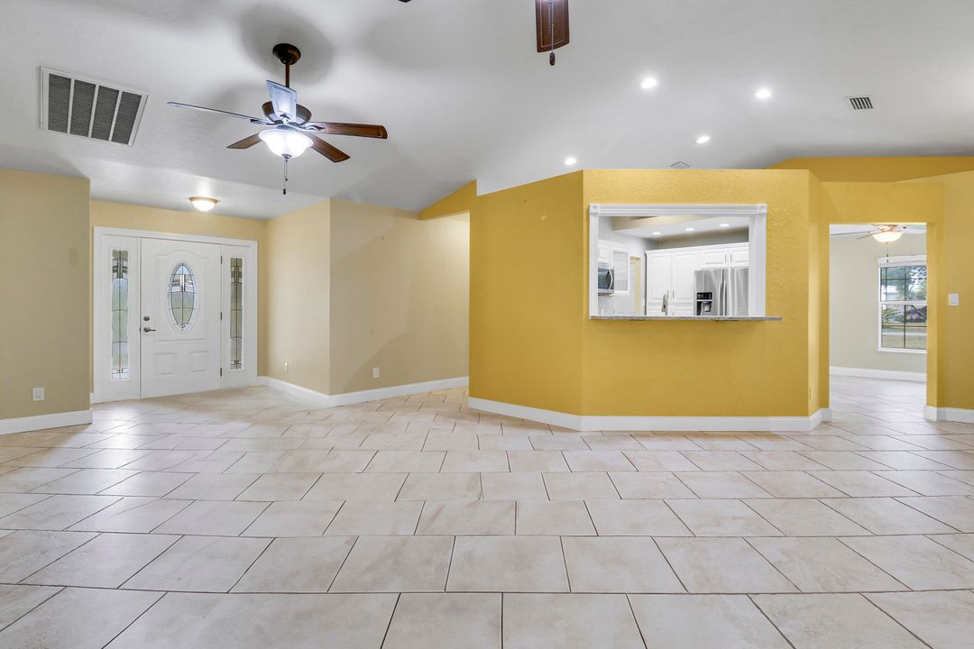 For Sale: $375,000 (3 beds, 2 baths, 1672 Square Feet)