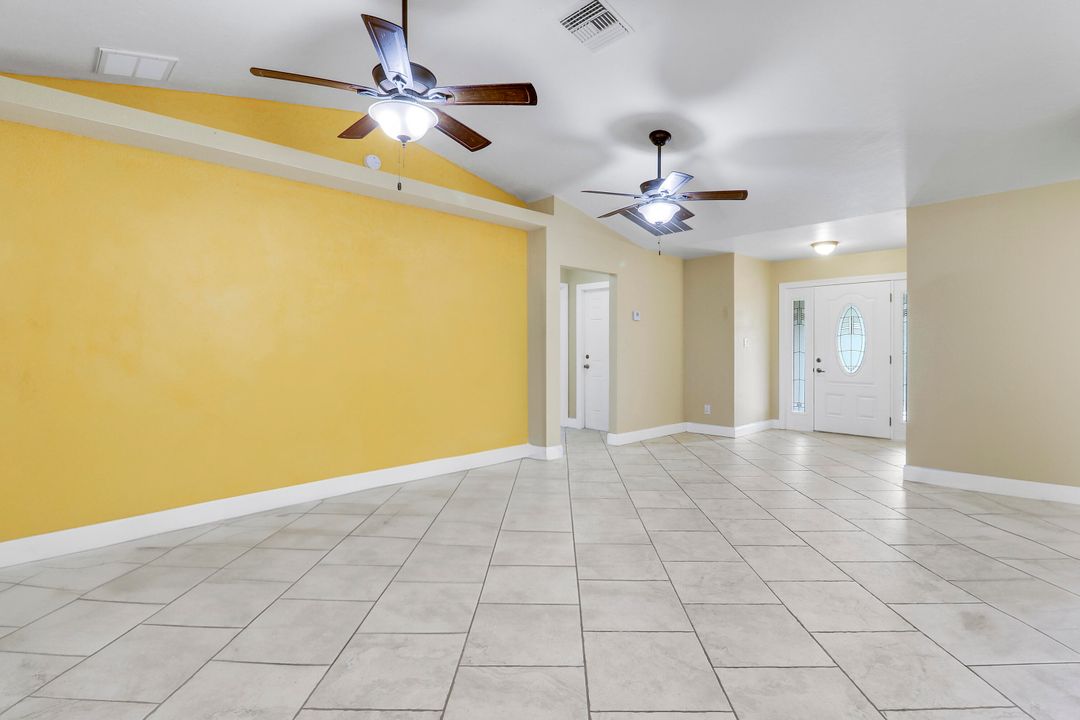 For Sale: $375,000 (3 beds, 2 baths, 1672 Square Feet)