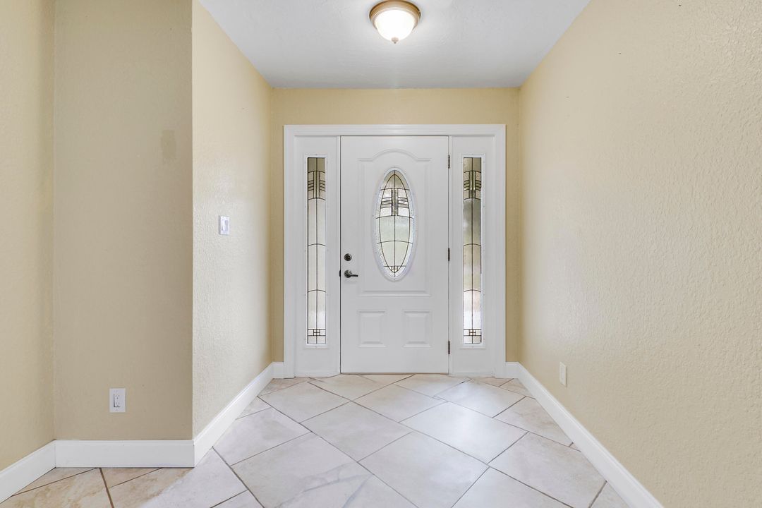 For Sale: $375,000 (3 beds, 2 baths, 1672 Square Feet)