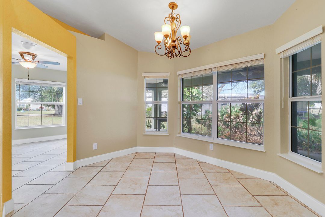 For Sale: $375,000 (3 beds, 2 baths, 1672 Square Feet)