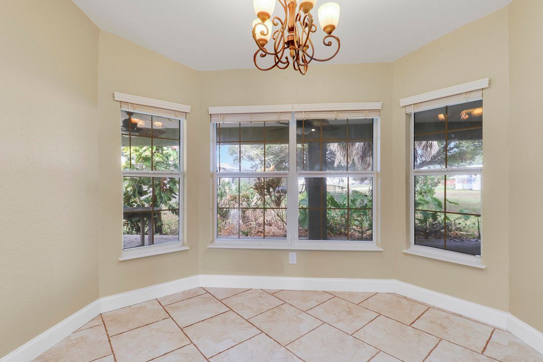 For Sale: $375,000 (3 beds, 2 baths, 1672 Square Feet)