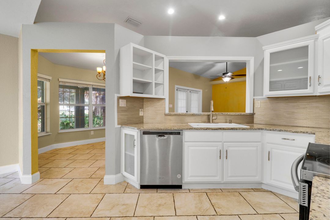 For Sale: $375,000 (3 beds, 2 baths, 1672 Square Feet)