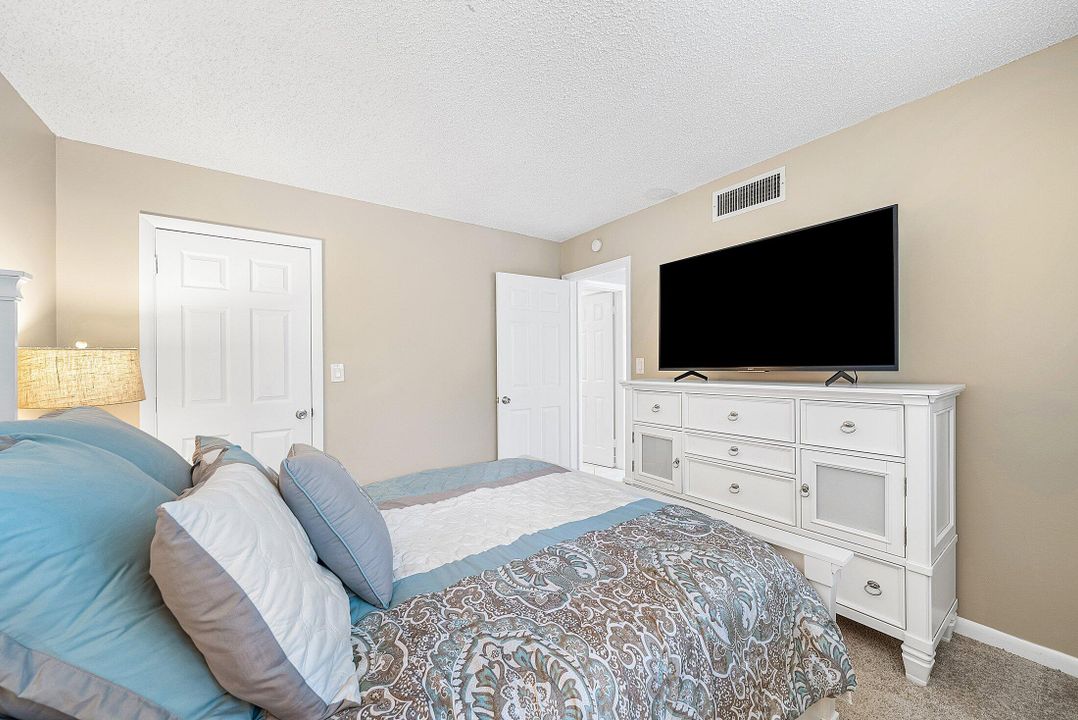 出租: $2,200 (2 贝兹, 2 浴室, 1005 平方英尺)