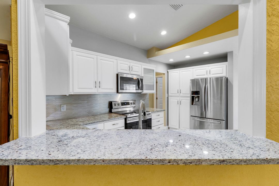 For Sale: $375,000 (3 beds, 2 baths, 1672 Square Feet)