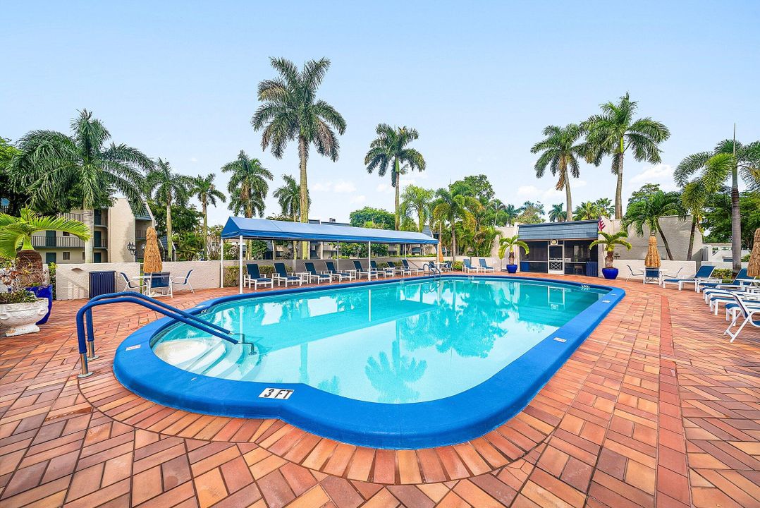 出租: $2,200 (2 贝兹, 2 浴室, 1005 平方英尺)