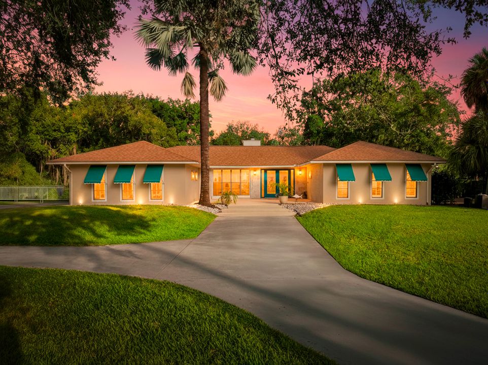 For Sale: $899,000 (4 beds, 3 baths, 3430 Square Feet)