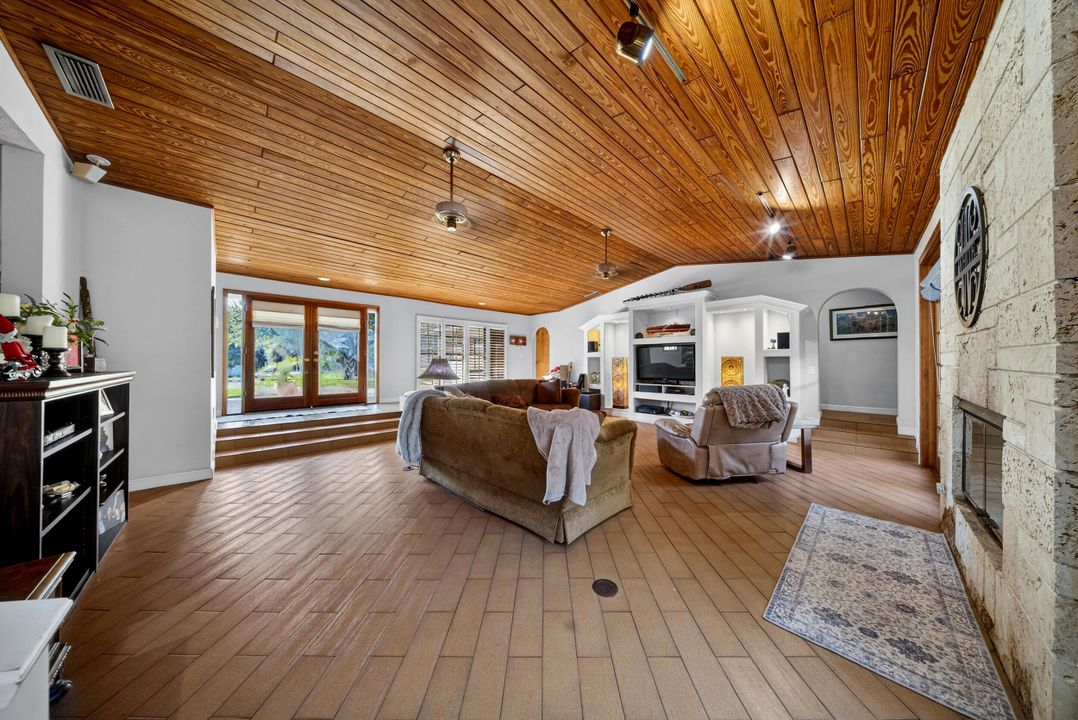 For Sale: $899,000 (4 beds, 3 baths, 3430 Square Feet)