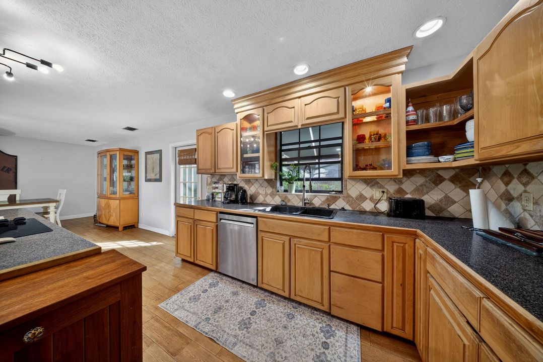 For Sale: $899,000 (4 beds, 3 baths, 3430 Square Feet)