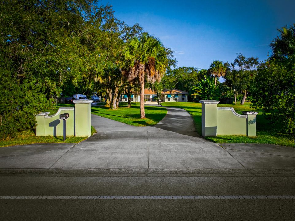 For Sale: $899,000 (4 beds, 3 baths, 3430 Square Feet)