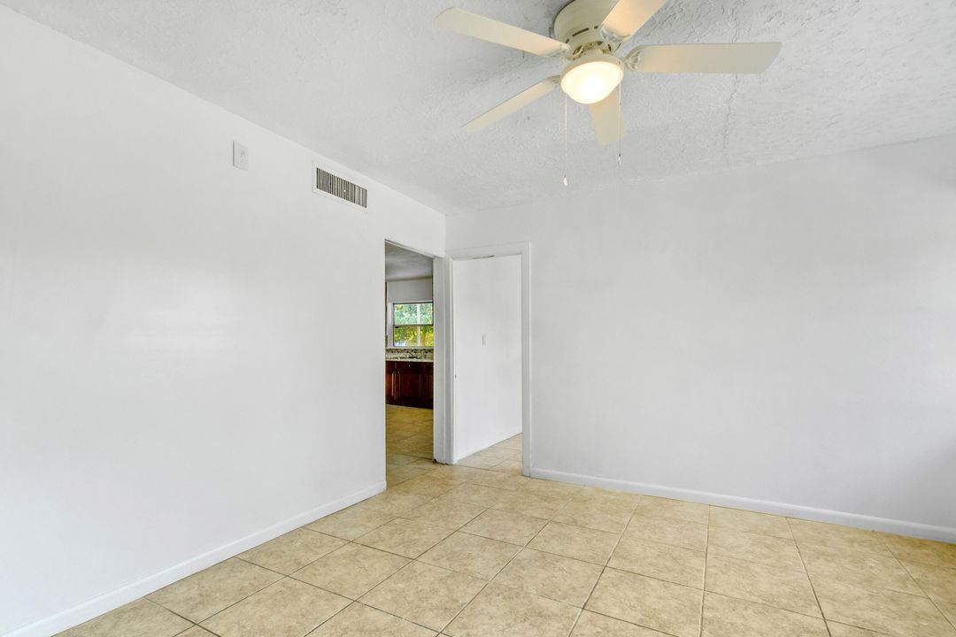 For Rent: $2,000 (4 beds, 1 baths, 1156 Square Feet)