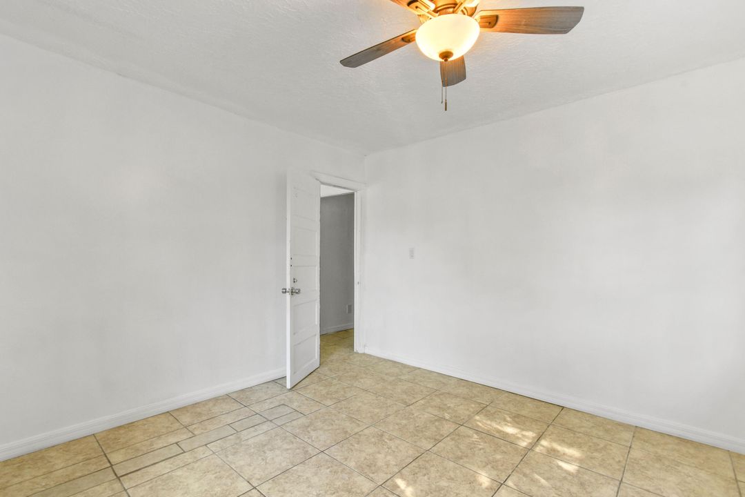 For Rent: $2,000 (4 beds, 1 baths, 1156 Square Feet)