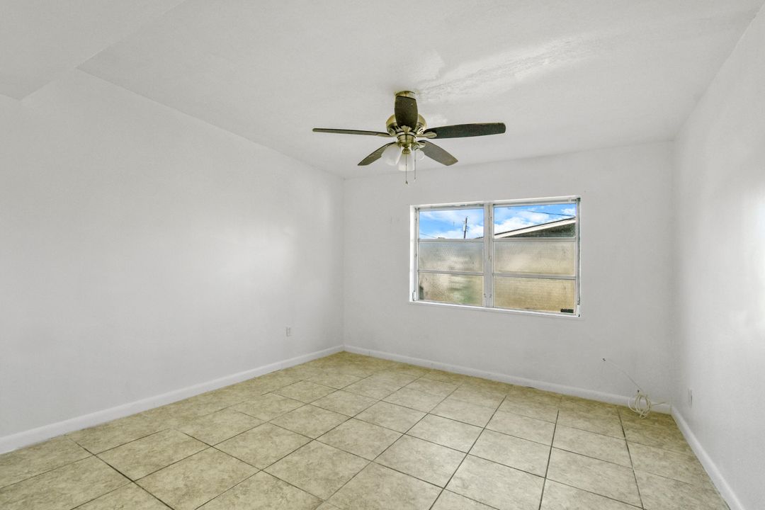 For Rent: $2,000 (4 beds, 1 baths, 1156 Square Feet)