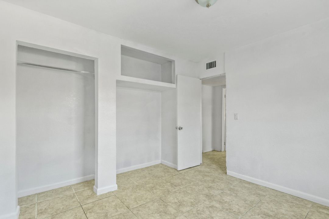 For Rent: $2,000 (4 beds, 1 baths, 1156 Square Feet)