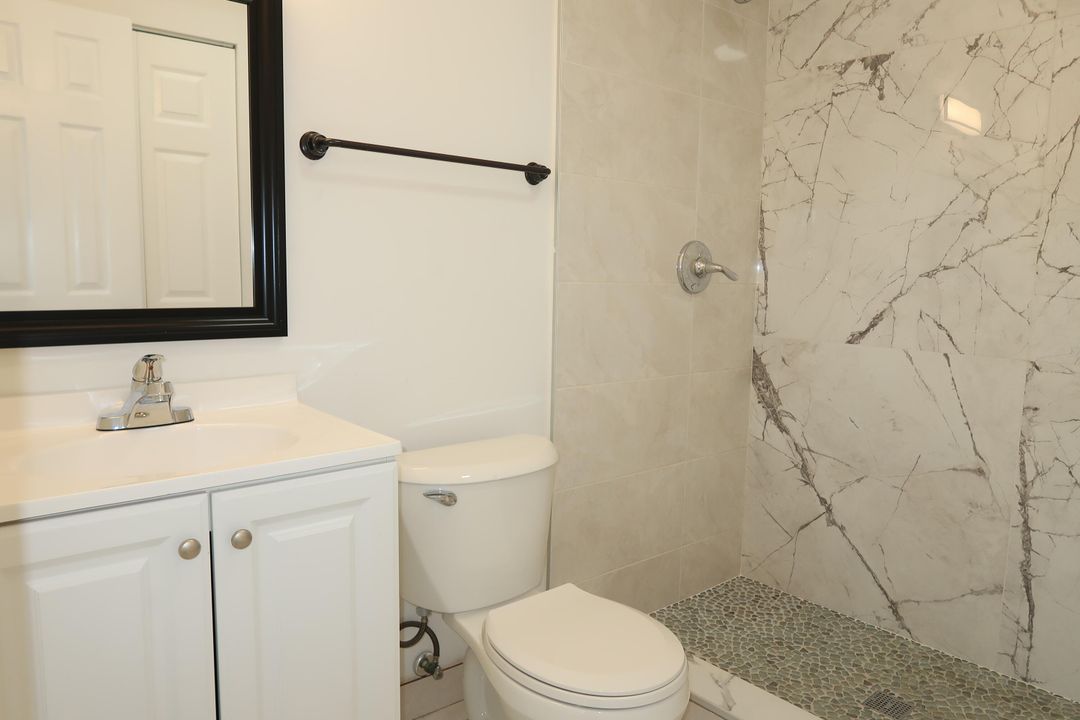 For Sale: $370,000 (3 beds, 2 baths, 924 Square Feet)