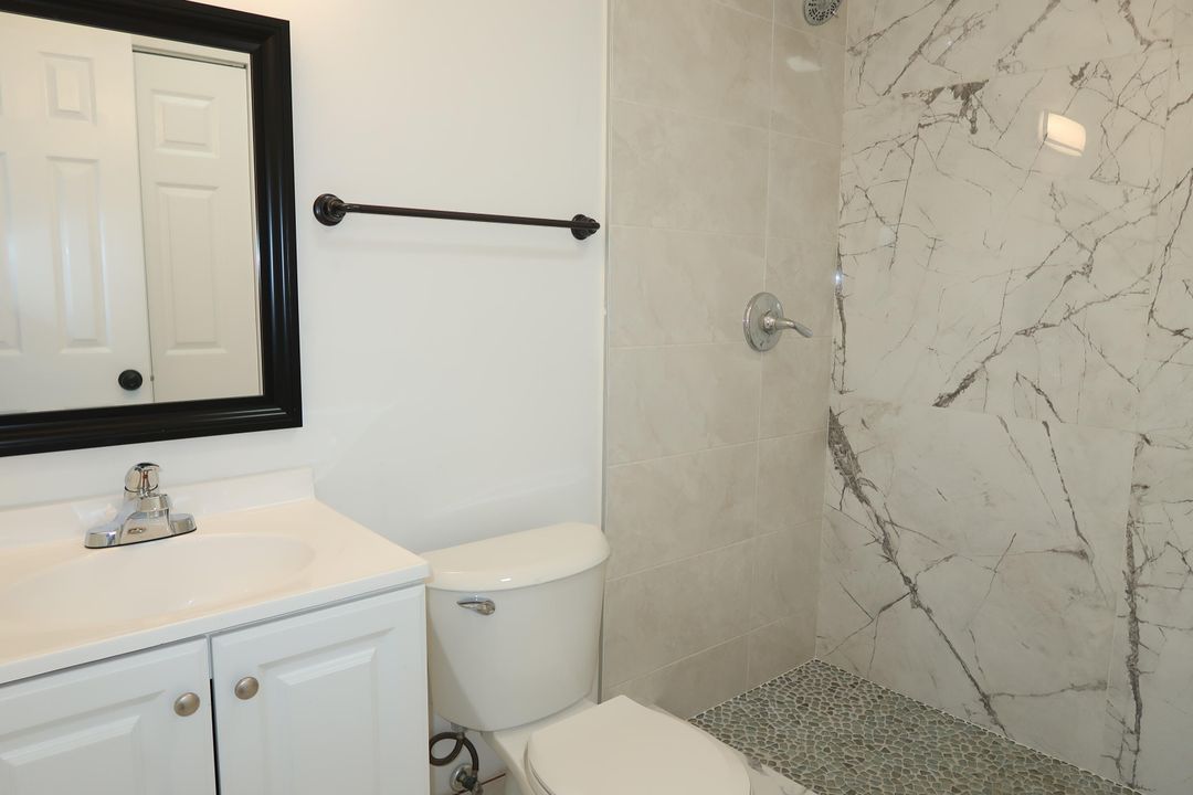 For Sale: $370,000 (3 beds, 2 baths, 924 Square Feet)