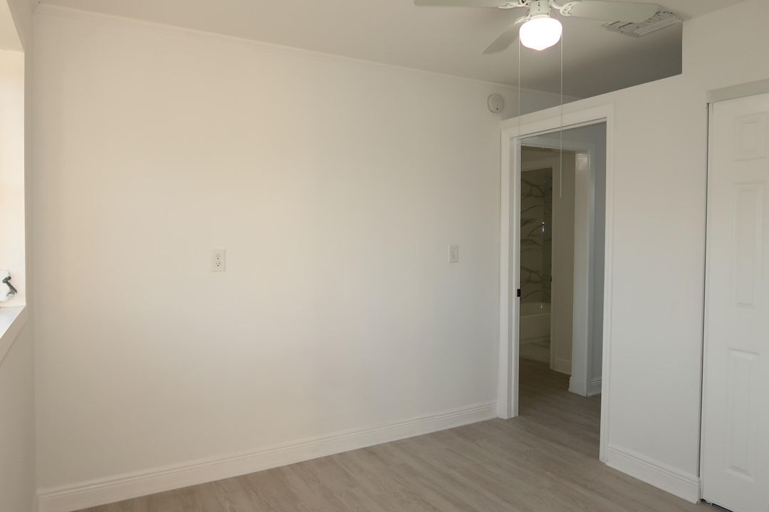 For Sale: $370,000 (3 beds, 2 baths, 924 Square Feet)
