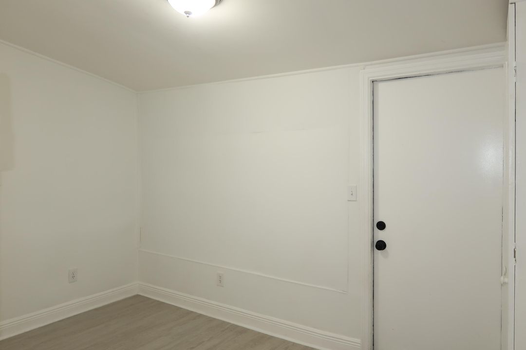 For Sale: $370,000 (3 beds, 2 baths, 924 Square Feet)