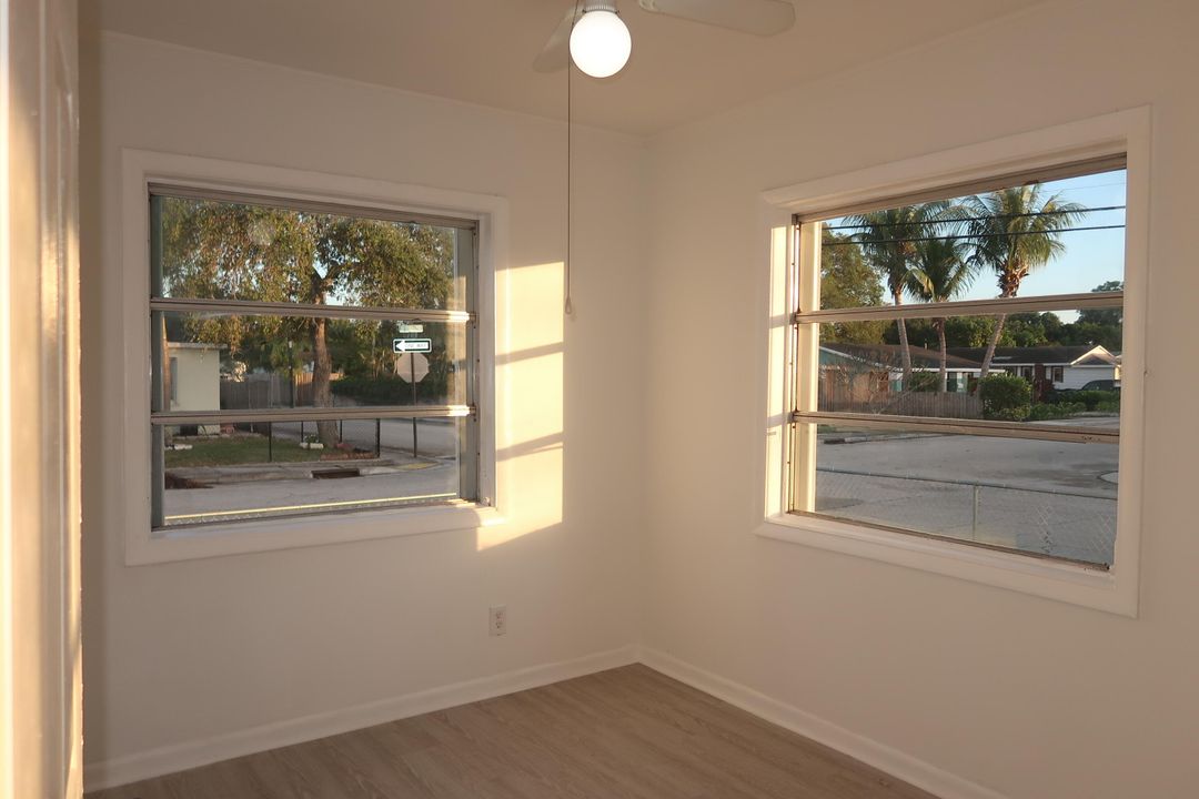 For Sale: $370,000 (3 beds, 2 baths, 924 Square Feet)