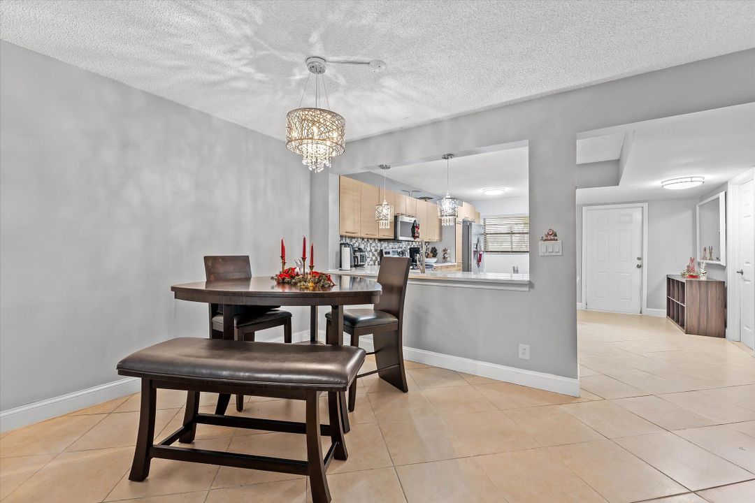 En Venta: $295,000 (2 camas, 2 baños, 1218 Pies cuadrados)