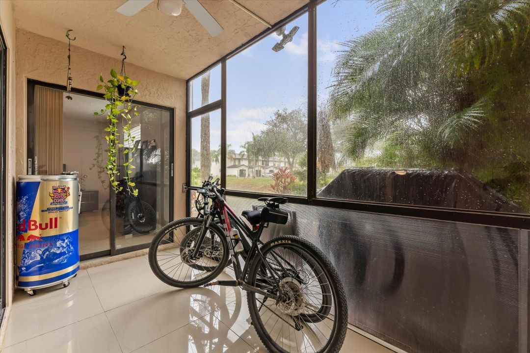 En Venta: $295,000 (2 camas, 2 baños, 1218 Pies cuadrados)