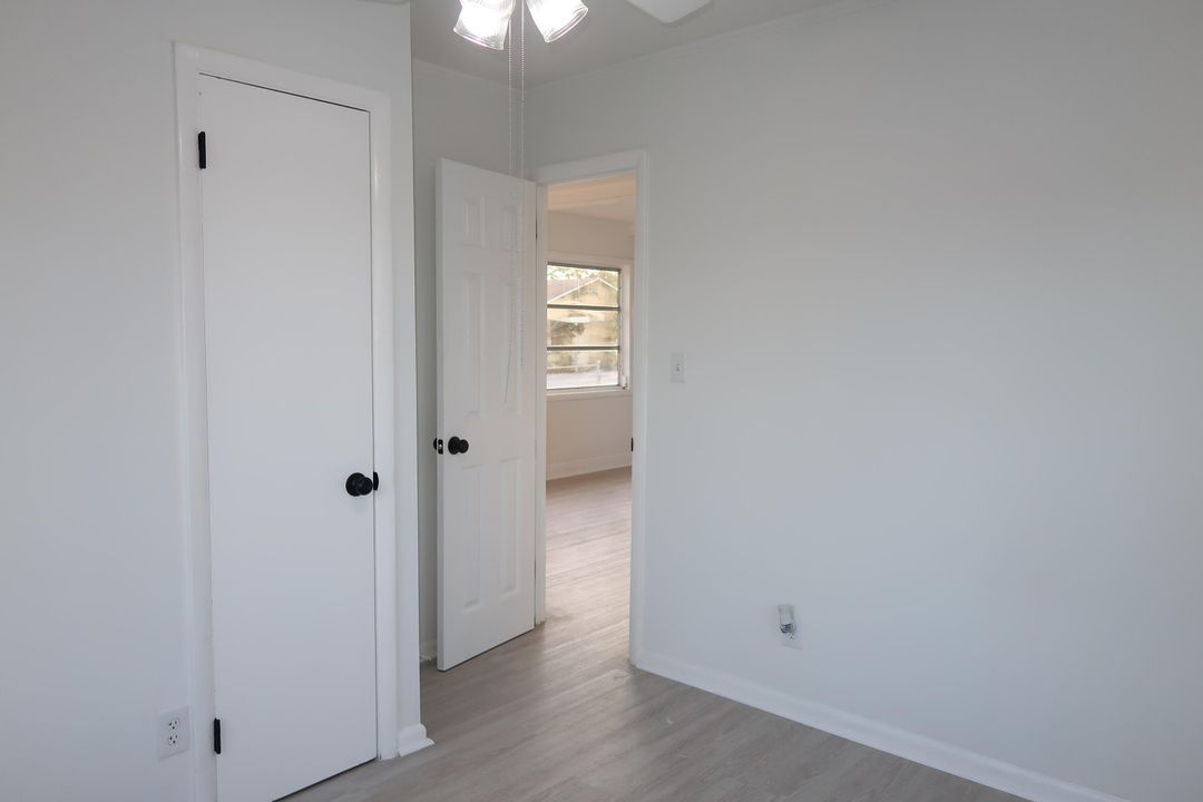For Sale: $370,000 (3 beds, 2 baths, 924 Square Feet)