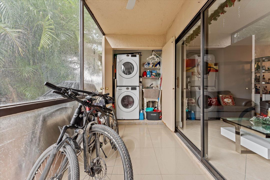 En Venta: $295,000 (2 camas, 2 baños, 1218 Pies cuadrados)